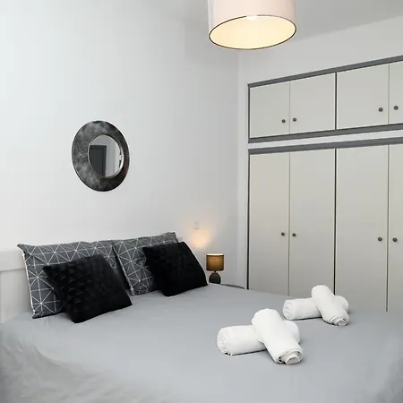 Grey Family And Friends Nea Kios