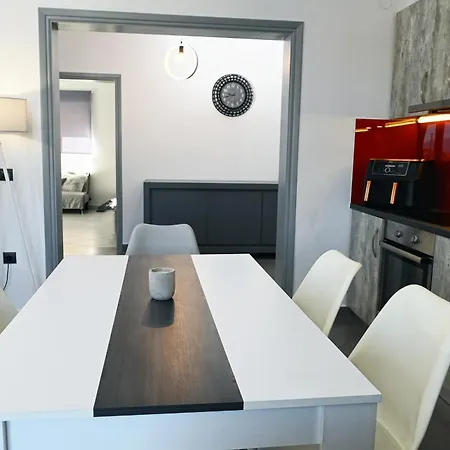 Grey Family And Friends Appartement