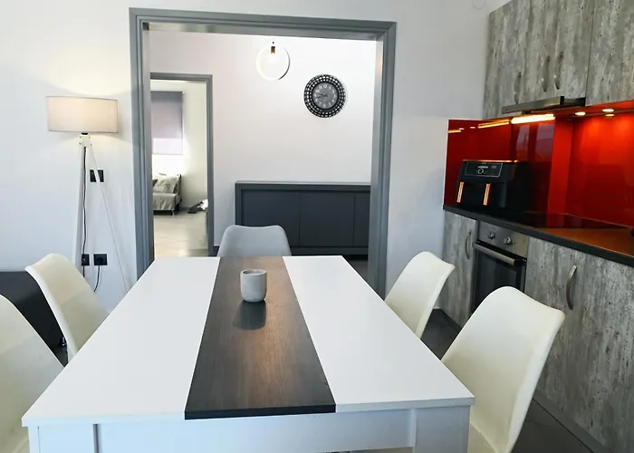 Grey Family And Friends Appartement