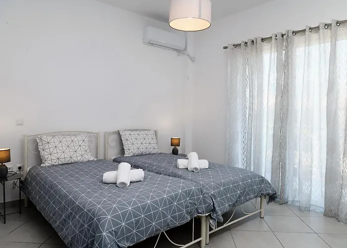 Grey Family And Friends Nea Kios